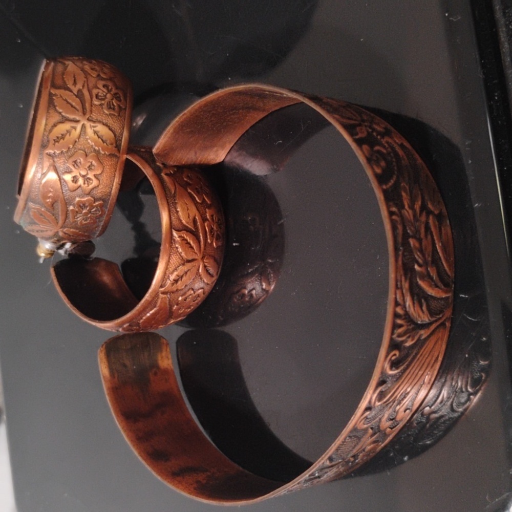 Floral Copper Cuff With Matching Earrings - Picture 5 of 7